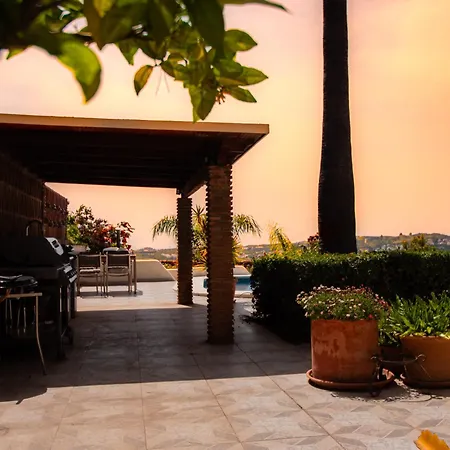 Luxury Overlooking Fuengirola - Ref 86 Villa